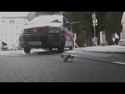 Lkw reißt Oberleitung in Salzburg ab