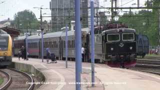preview picture of video 'SJ Rc6 1342 and Rc6 1392 with passenger trains in Karlstad, Sweden'