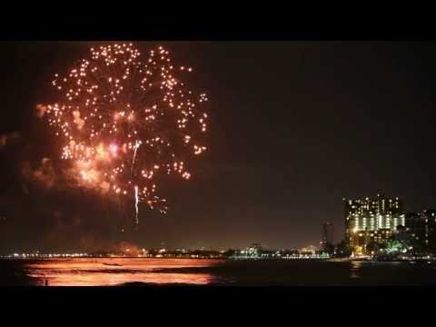 image-What time do you pop fireworks on 4th of July in Hawaii?