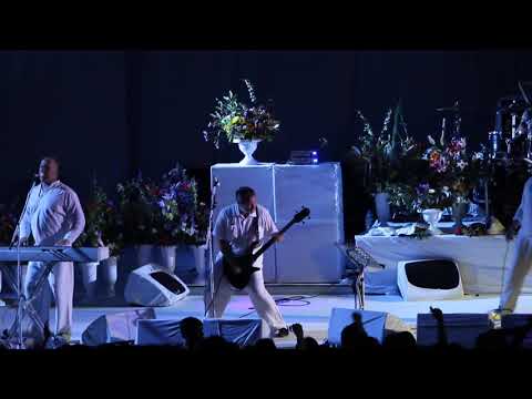 Faith no more en Buenos Aires, "Superhero".