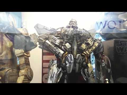 3A Awesome Collectibles Display Showcase