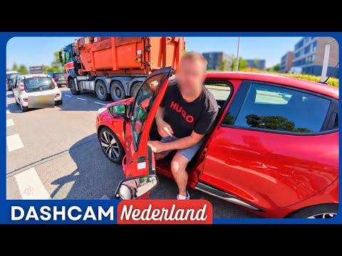 Hij Stapt Uit! | De Beste Dashcam Momenten van Nederland | 30 Min Compilatie