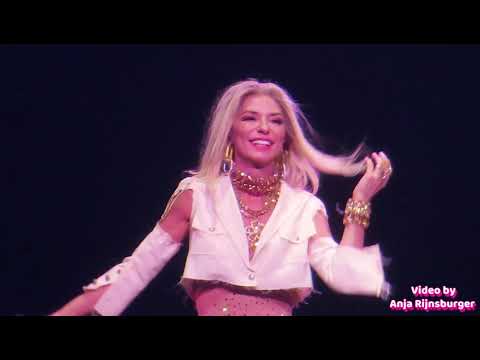 Shania Twain - Medley uncluding "When", "Nah" & many others. @ The O2 Arena in London. Sep. 16th '23