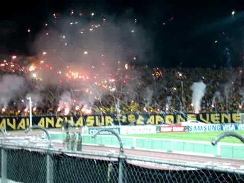 "DVO TACHIRA VS SANTOS (PRESENTACION DE LA  ( AVALANCHA  SUR)" Barra: Avalancha Sur &bull; Club: Deportivo Táchira