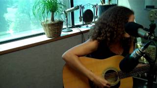 Alana Davis - One World (KRVB radio acoustic)
