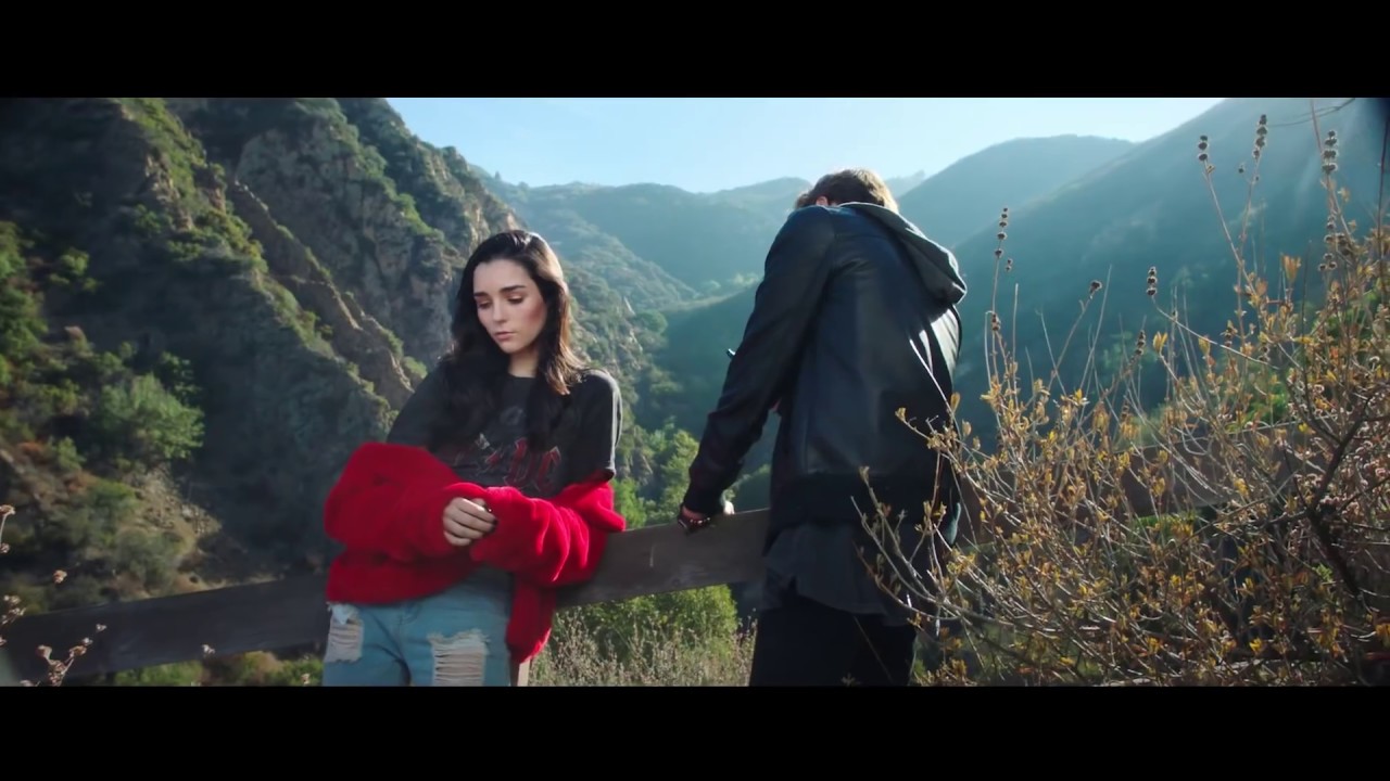 Indiana Massara — Smoke In My Eyes