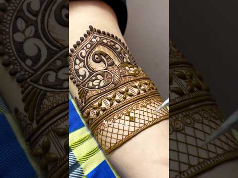 Peacock mehndi design | #mehndi #mehndidesign #hennadesigns #hennaart #bridalhenna #hennadesign