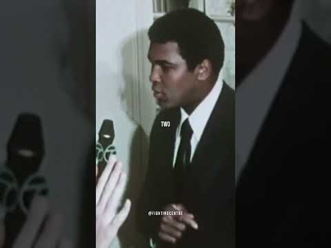 Muhammad Ali shows Reporter his Speed 🐐