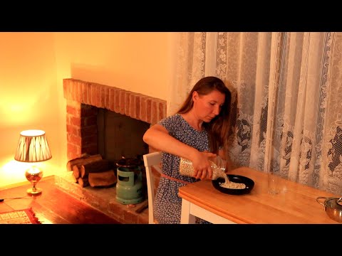 Cooking Traditional Ukrainian Borsch and Pampushky in a Turkish mountain village