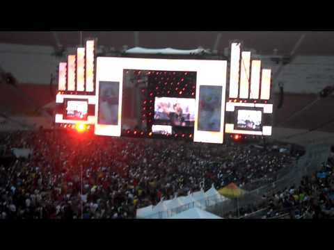 Laidback Luke @  EDC 2010- Sweet Disposition (Axwell & Dirty South Remix)