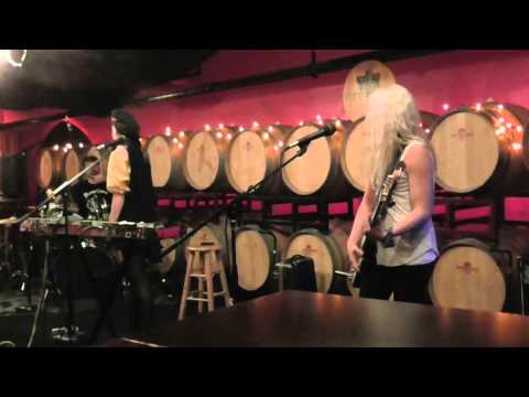 KRISTEEN YOUNG - FULL SHOW @ PITTSBURGH WINERY PITTSBURGH PA 4 21 2015