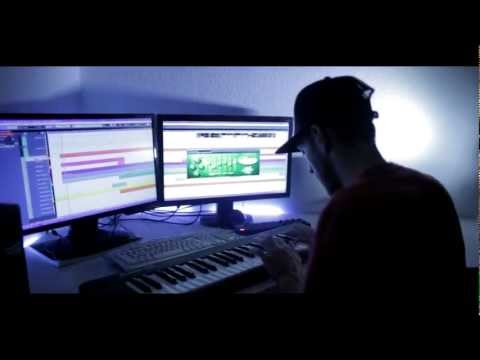 BEHIND THE KEYS VOL.2 - NR.2 - BORNEZ