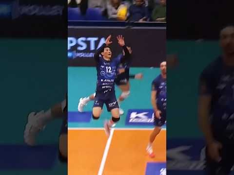 Crazy fake spike by Ran Takahashi🔥 #epicvolleyball #volleyballworld #volleyball
