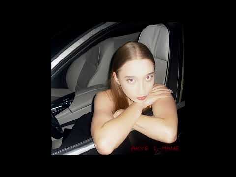 VIP feat. Mamis (Official Audio)