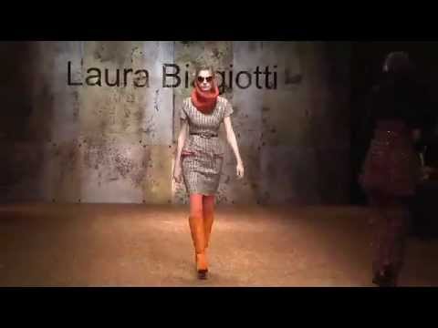 Laura Biagiotti Women's Wear Runway Fall/Winter 2012-13 by Trendstop.com