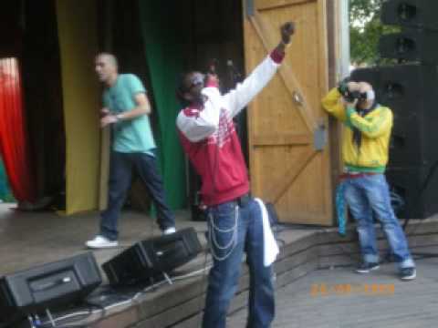 RICKY BENZ & VITO EME  SHAKE IT.