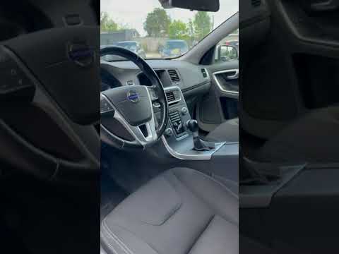 фото volvo v60 i рестайлинг 0