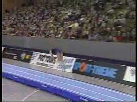 2002 World Cup Tumbling - Ross Gibson GBR Pass1