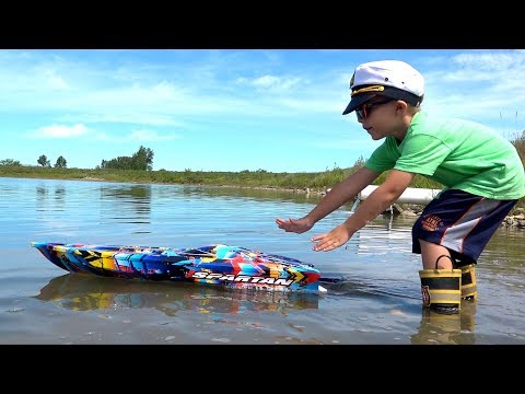 RC ADVENTURES - NEW Capt. MOE & his 1ST HUGE SPEED BOAT Experience - TRAXXAS SPARTAN 