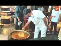 VIDEO DK Shivakumar Visit Karnataka Food Packing Place Kannada Latest News YOYO TV Kananda