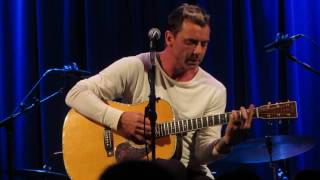 Bush performs an acoustic version of &quot;Little Things&quot;.