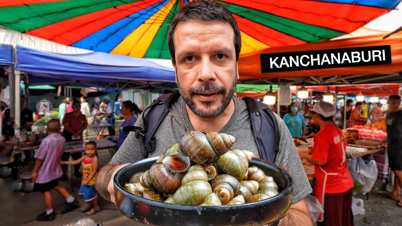 Comendo de tudo no MERCADÃO TAILANDÊS em Kanchanaburi 🇹🇭