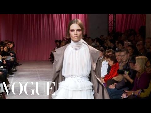 Fashion Show - Nina Ricci: Spring 2011 Ready-to-Wear