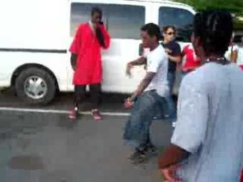 Quisey a.k.a T-Rex vs Ace