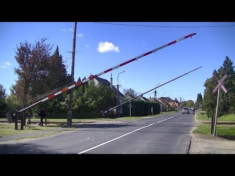 Spoorwegovergang Nagyatád (H) // Railroad crossing // Vasúti átjáró