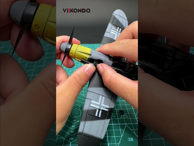 Vídeo relacionado con zalati Avión de combate 1:72 con soporte de exhibición para Alemania Pistón Modelo BF-109 Decoración de aviones Regalos Juguetes a partir de 14 años