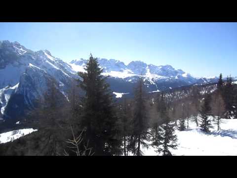 Panorama dalla seggiovia Brenzi di Folgarida sul Sasso Rosso e sul Gruppo del Brenta di Campiglio