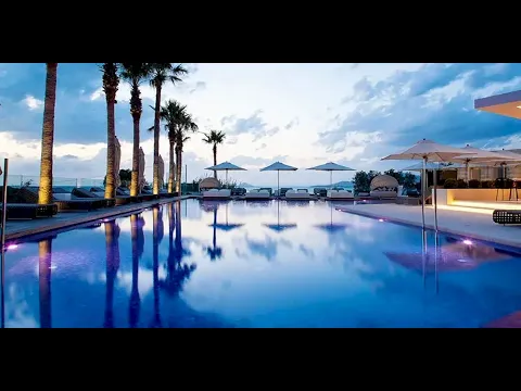 Außenpool und Loungebereich des Aqua Blu Boutique Hotel & Spa
