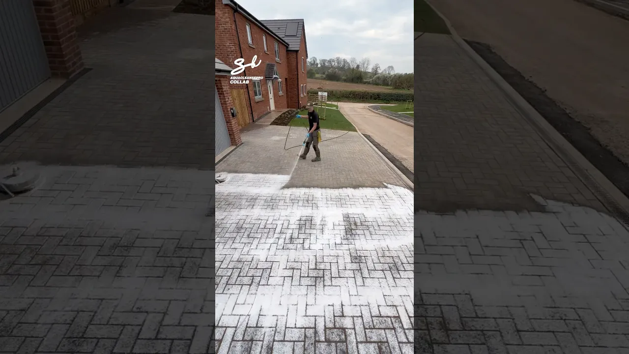 Pressure Washing A Driveway! 💦 #washing #cleaning #driveways