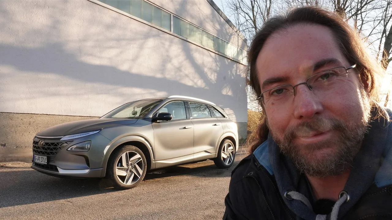 Hyundai Nexo Hydrogen Fuel Cell - 130 km/h range test