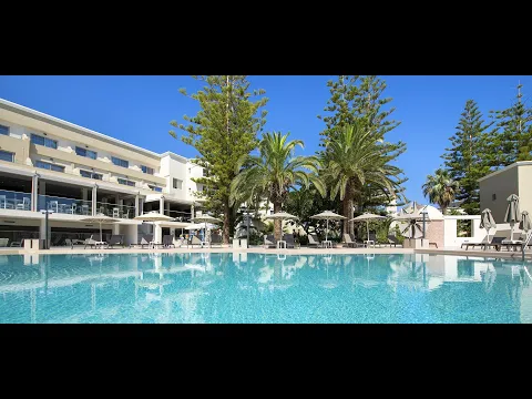 Luftaufnahme des Vantaris Luxury Beach Resorts mit Meer und Swimmingpools