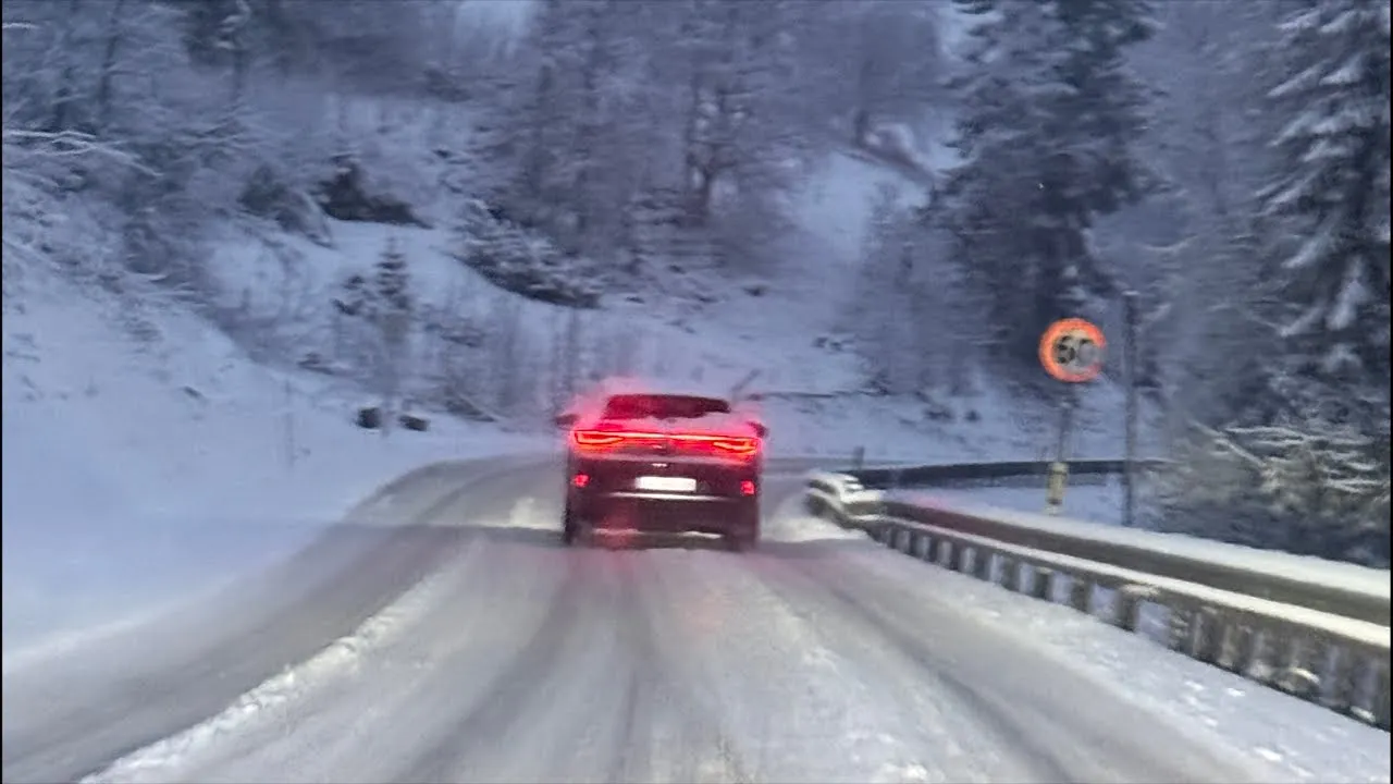 Winter storm driving in Norway