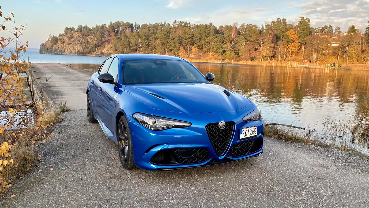 Provkörning: Alfa Romeo Giulia Quadrifoglio – Fyrklövern med Ferrari-gener (ENG SUB)