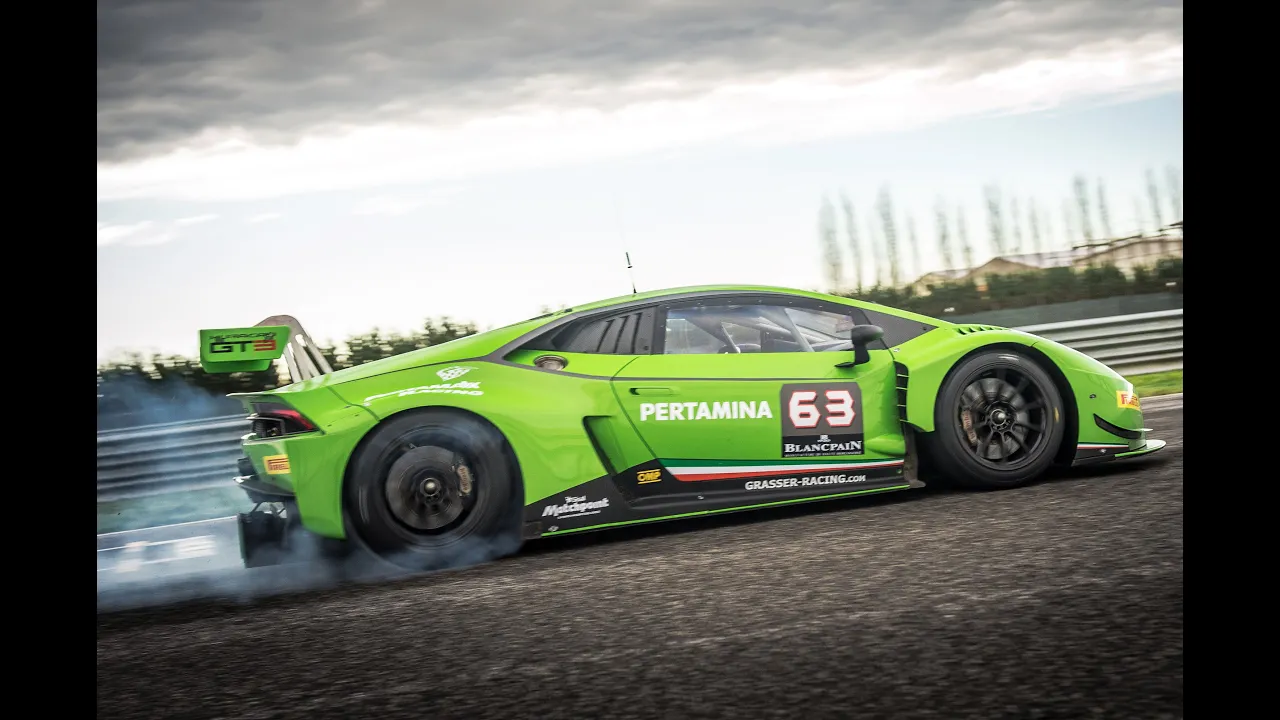 Lamborghini Huracan GT3 driven flat out on track - EXCLUSIVE - car review