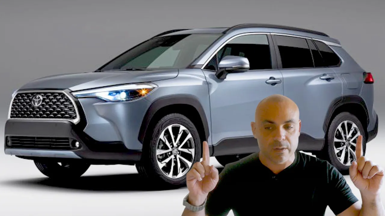 TOYOTA ANUNCIA EL COROLLA CROSS 2022 y ENTRA EN EL ELÉCTRICO a  REGAÑADIENTES: ¿QUÉ HAN ANUNCIADO?
