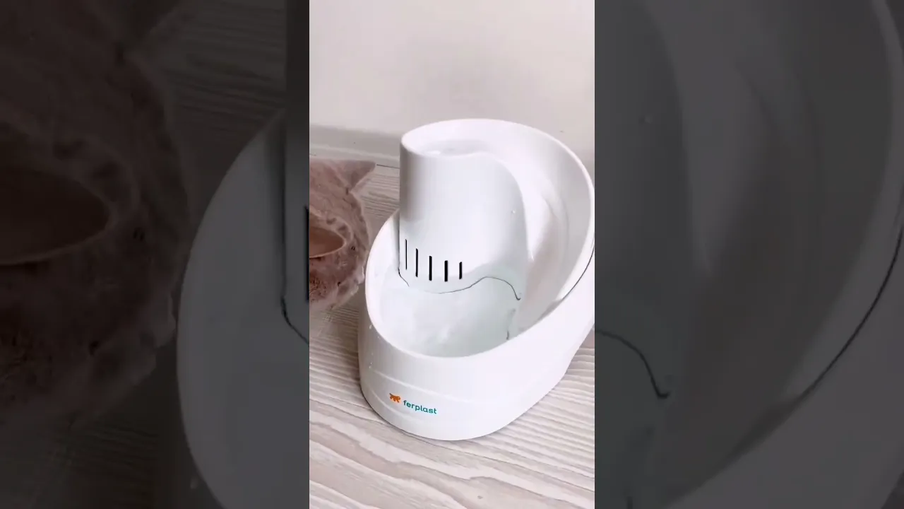 Поилка Ferplast Vega Sanitized для кошек и мелких собак с защитой от бактерий