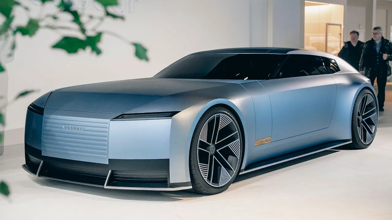 Tidenes vakreste bil? Jaguar Type 00 på nytt kundesenter i Oslo
