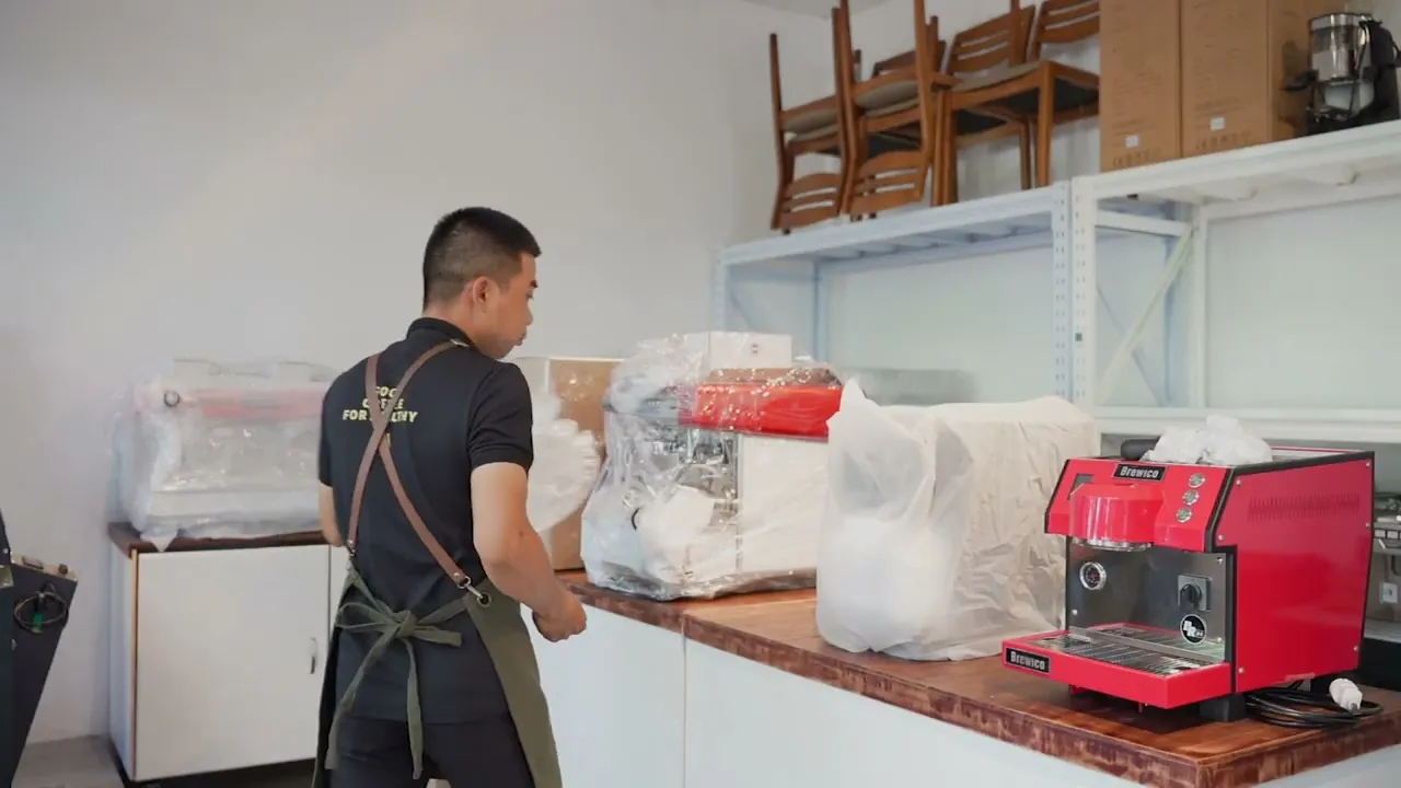 Unbox máy pha Brewico và BFC trưng bày tại Vifa roastery