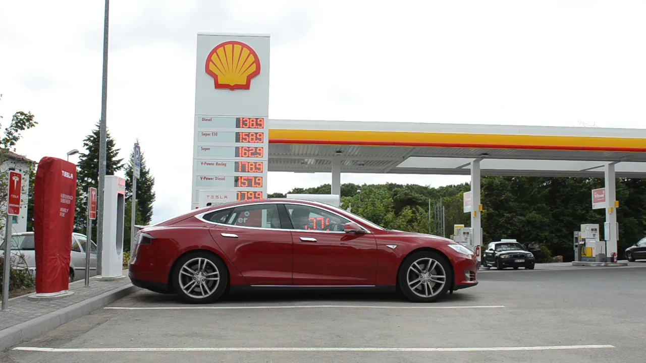 #9 Tesla Model S videos: Europe road trip 2014 part 1