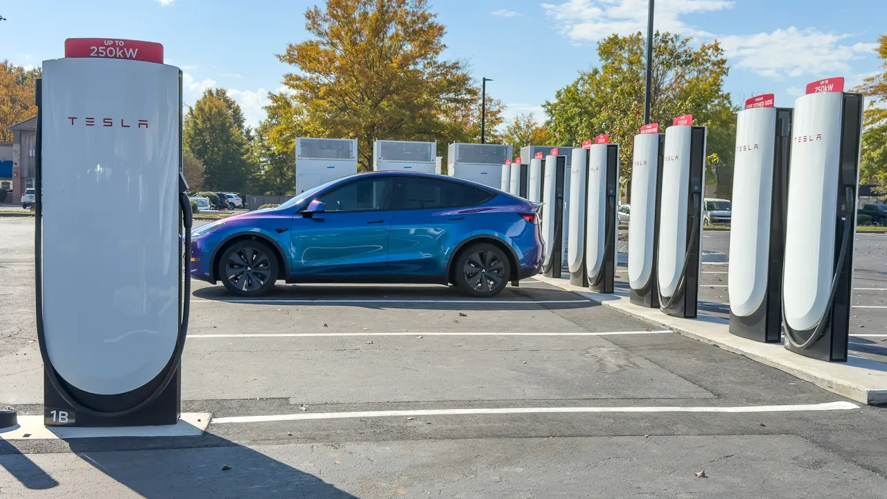 Tesla Opened 3 New V4(ish) Superchargers in Charlotte! Site Tours and Impressions