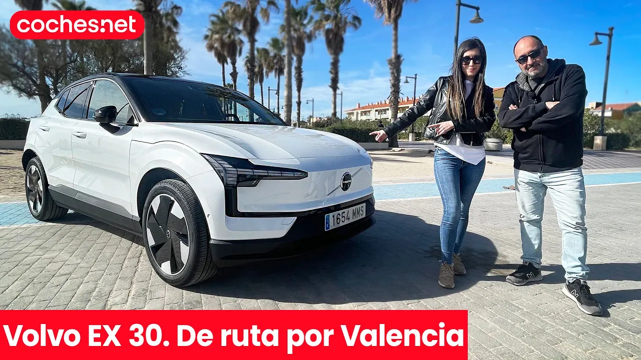 Turismo y sostenibilidad en un Volvo EX30 2024 | Ruta por Valencia / Review en español | coches.net