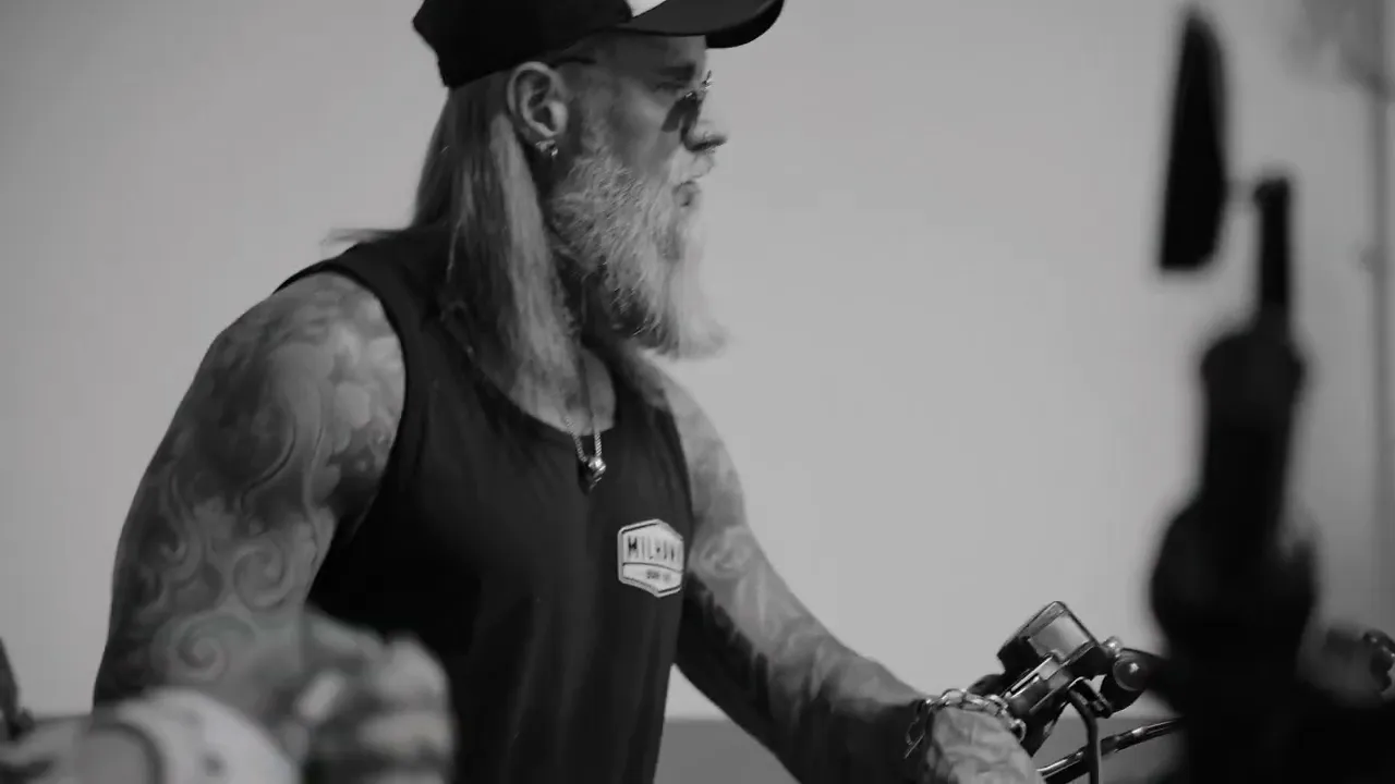 Vídeo de MILHAWK • Born Free ®