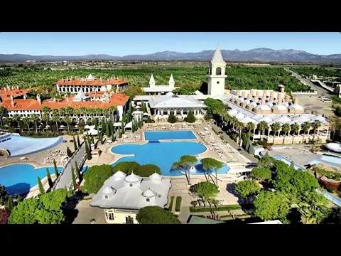 Luftaufnahme des Swandor Hotels & Resorts Topkapi Palace mit Swimmingpools und Gebäuden