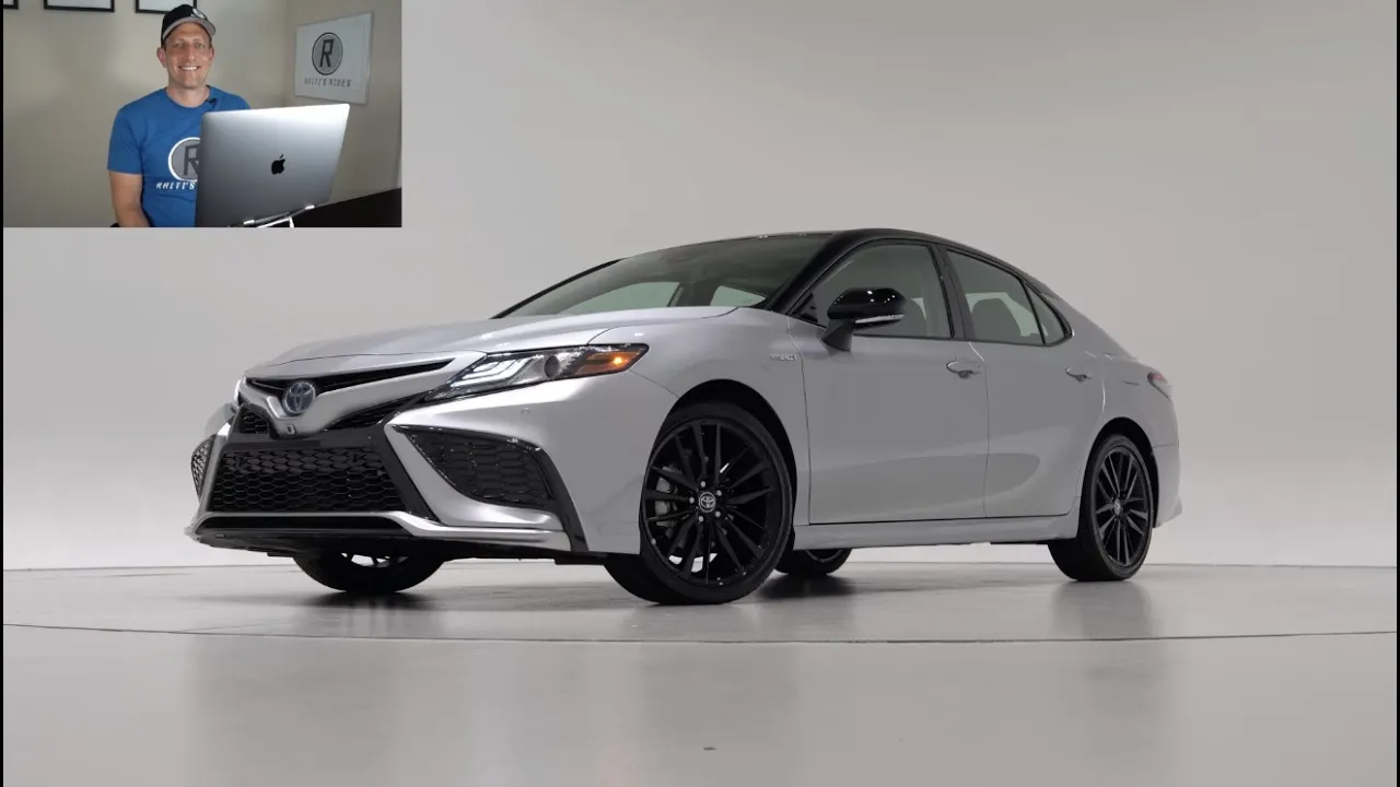 What are the changes to the NEW 2021 Toyota Camry Hybrid XSE?