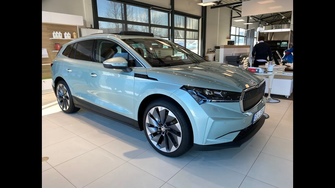 Skoda Enyaq utstilt  - en ørliten tur utenfor og inni