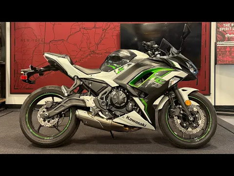 2022 Kawasaki Ninja 650 Thumbnail alt